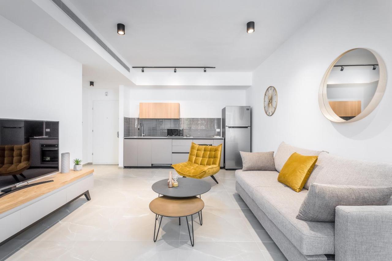 Stunning 1 Bdr With Balcony On Sheinkin St Apartment Тел Авив Екстериор снимка