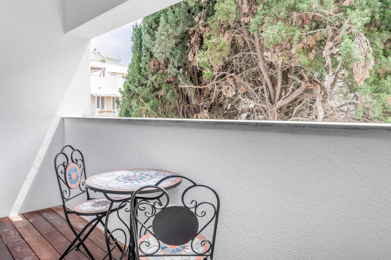Stunning 1 Bdr With Balcony On Sheinkin St Apartment Тел Авив Екстериор снимка