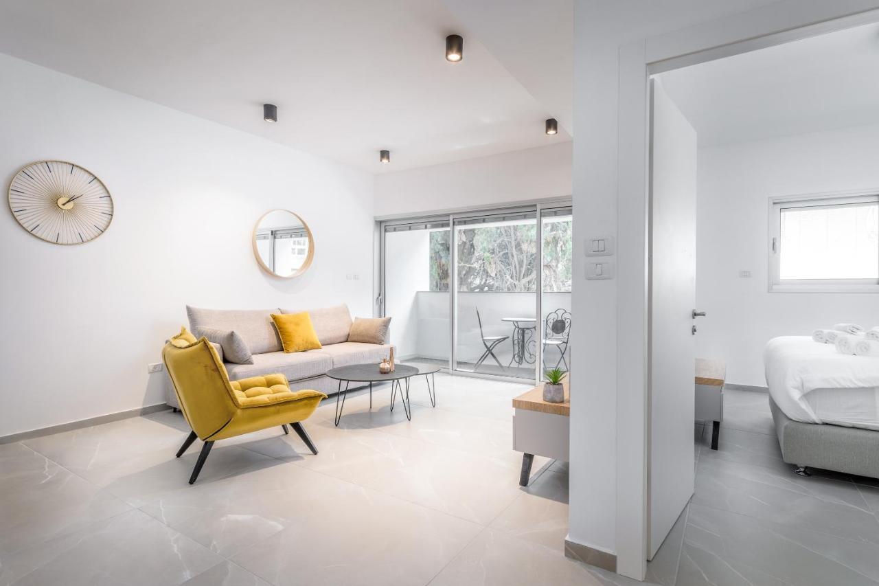 Stunning 1 Bdr With Balcony On Sheinkin St Apartment Тел Авив Екстериор снимка