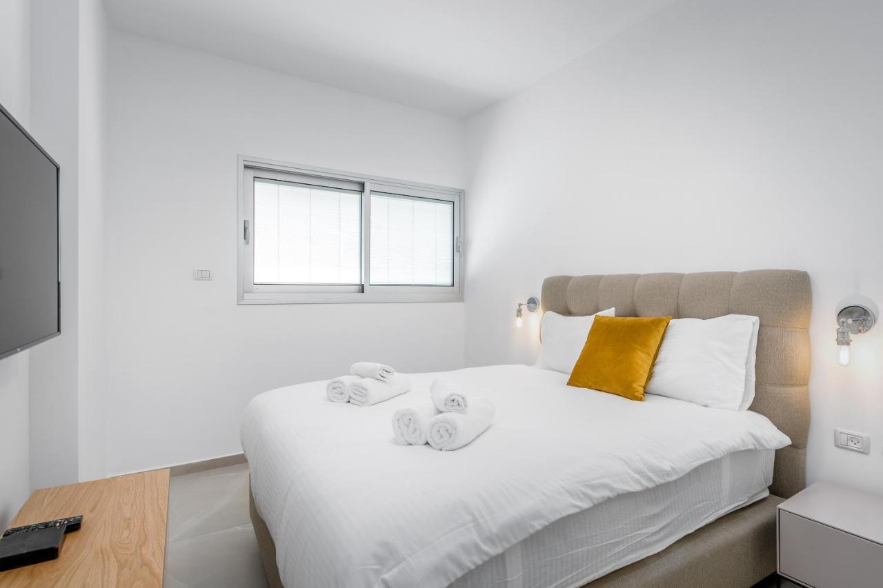 Stunning 1 Bdr With Balcony On Sheinkin St Apartment Тел Авив Екстериор снимка