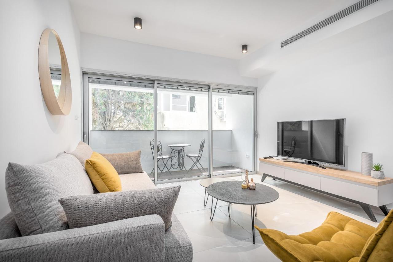 Stunning 1 Bdr With Balcony On Sheinkin St Apartment Тел Авив Екстериор снимка