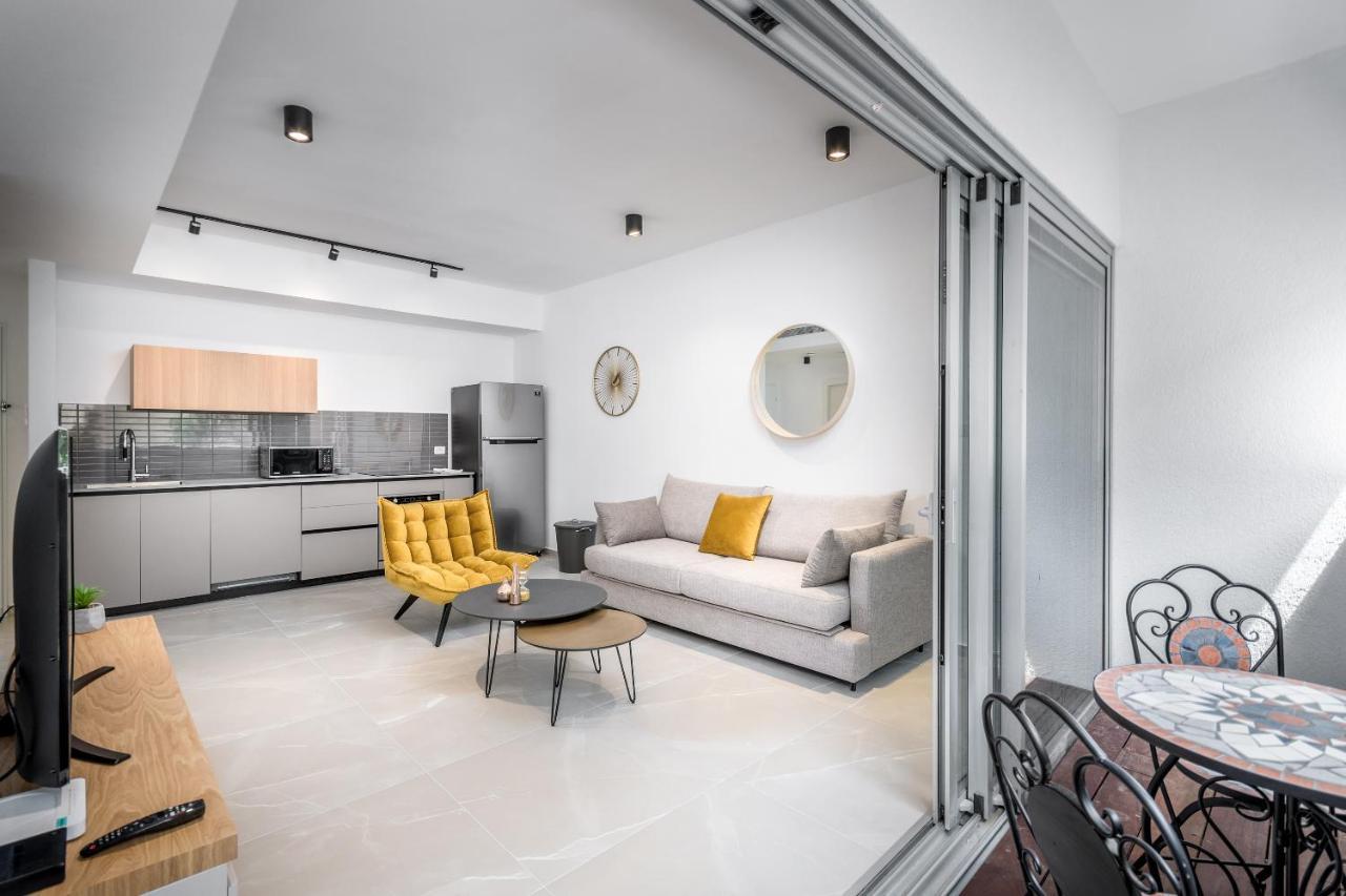 Stunning 1 Bdr With Balcony On Sheinkin St Apartment Тел Авив Екстериор снимка