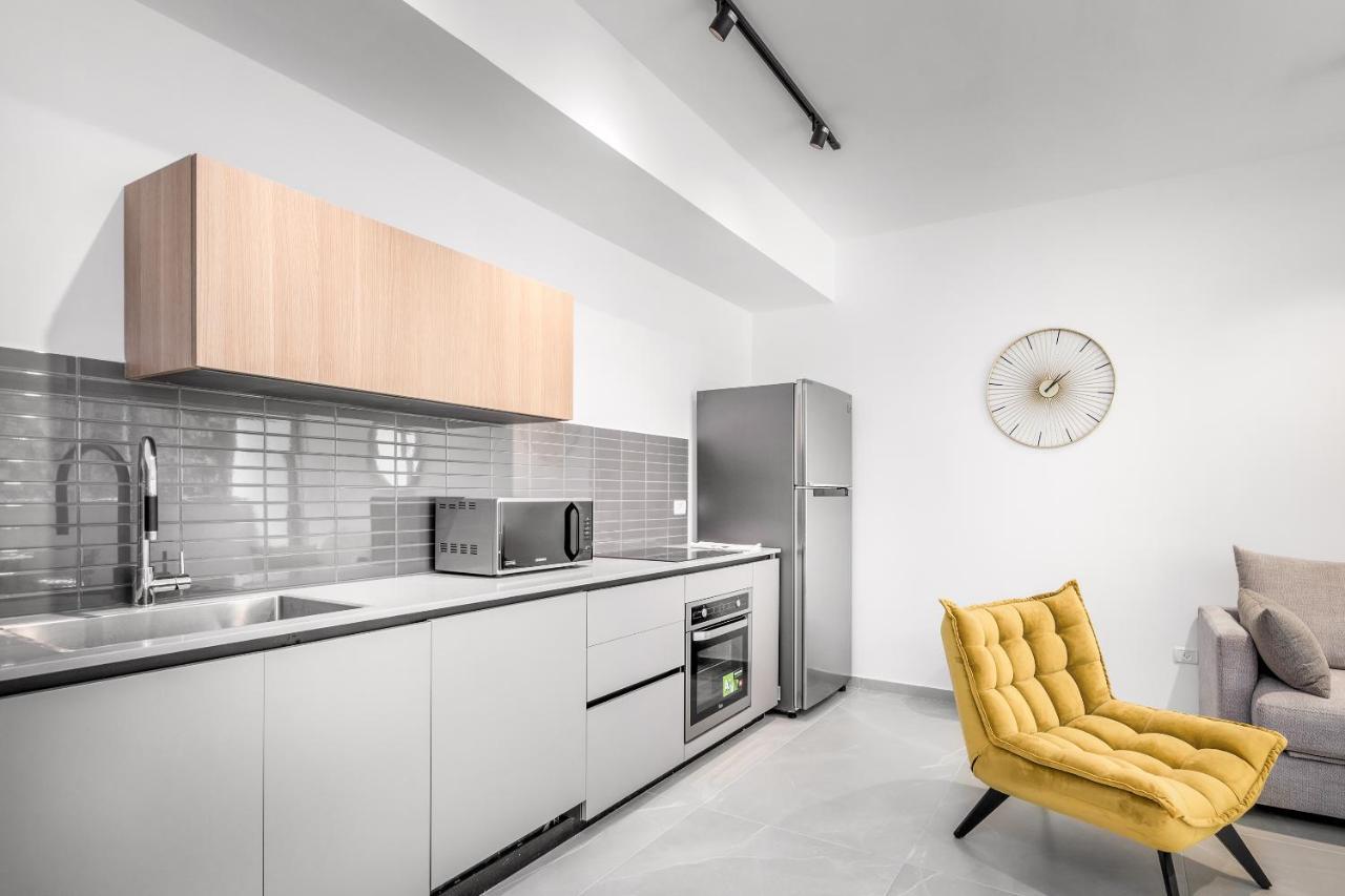 Stunning 1 Bdr With Balcony On Sheinkin St Apartment Тел Авив Екстериор снимка